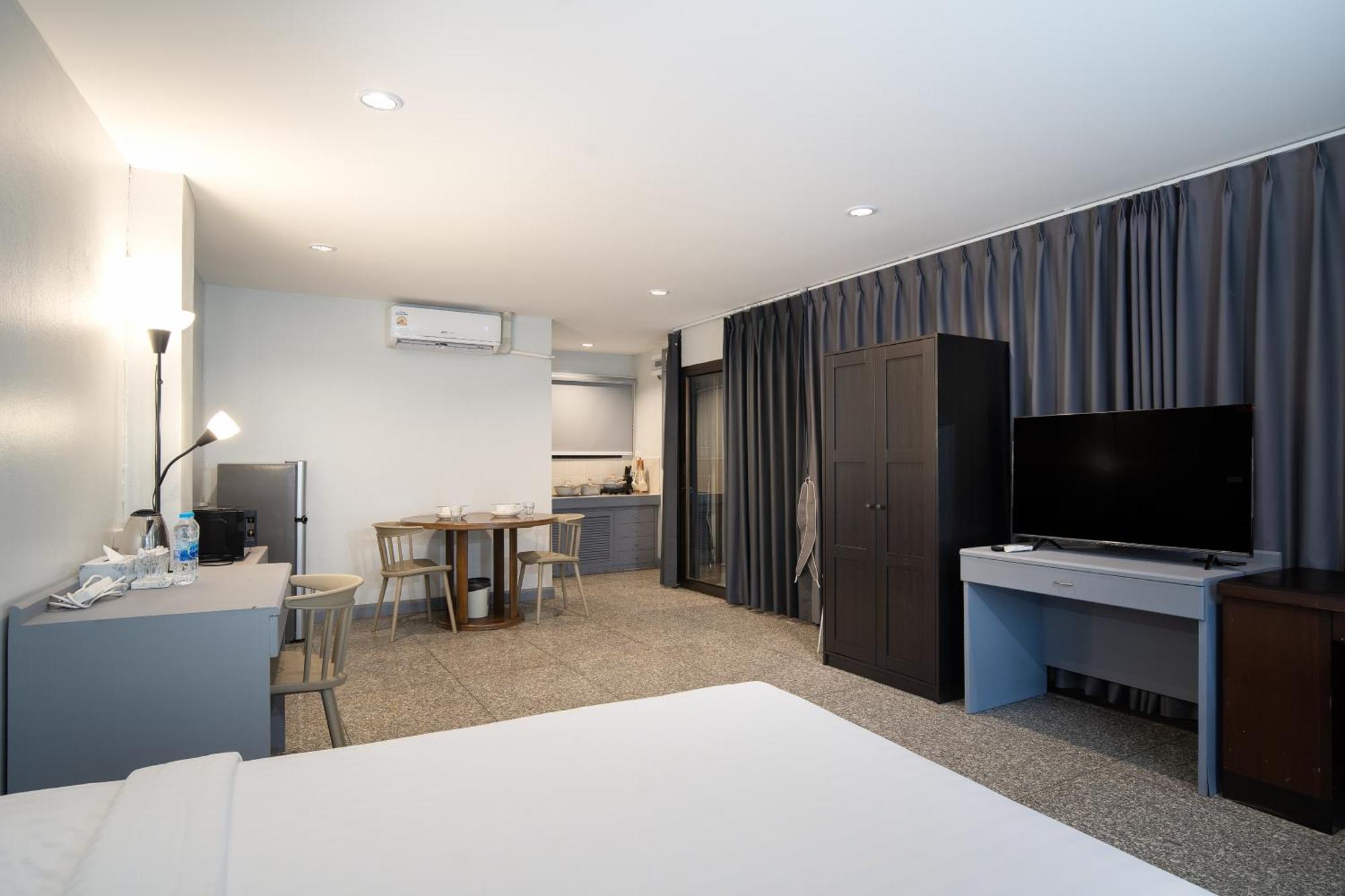 Capitel Rama 4 Aparthotel Bangkok Exteriör bild